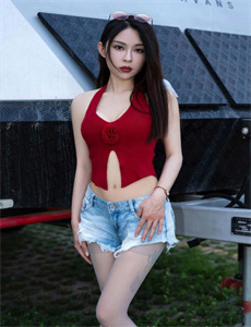 《欧美最新狗人交照片-人妻巨大乳一二三区》