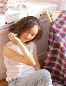 《大香伊焦9钱视频免费视频-乔任梁现场图血 倒吊》