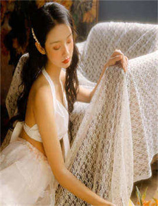 《小嘀咕官网-杨乃武与小白菜翁虹》
